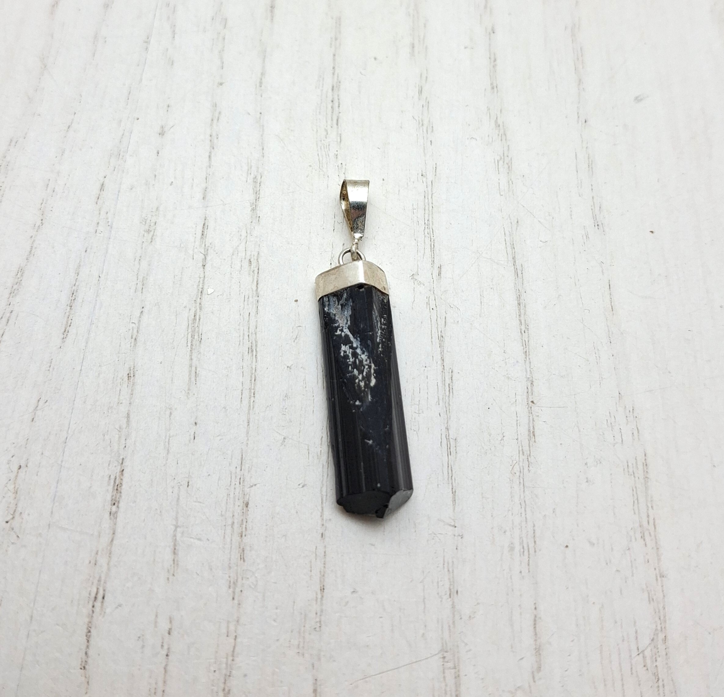 Pendenti Tormalina nera grezza con montatura in argento