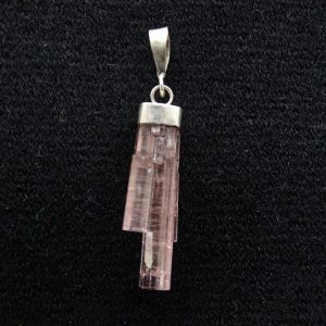 Pendente in Tormalina rosa con montatura in argento