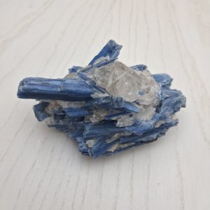 Cianite blu grezza