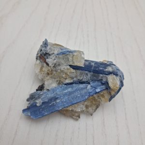 Cianite blu grezza