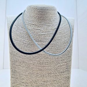 Collarino in tessuto semirigido