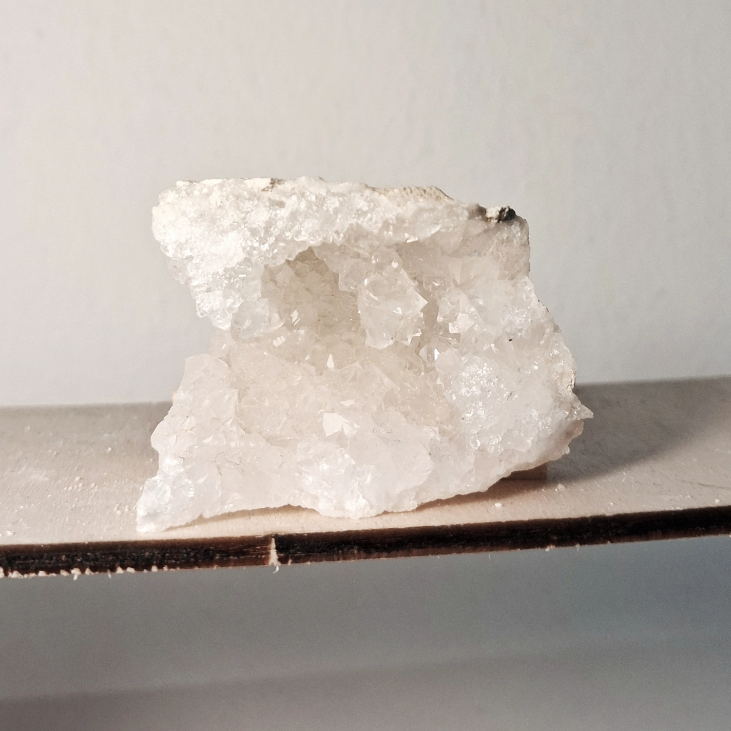 Quarzo ialino geode singolo piccolo