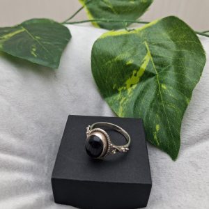 anello con Onice nero in argento