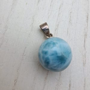 Pendente in Larimar sfera cm 1,50 con montatura in argento