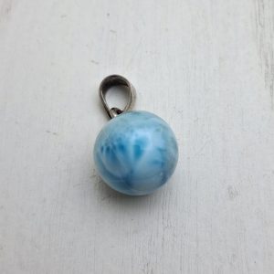 Pendente in Larimar sfera cm 1,20 con montatura in argento