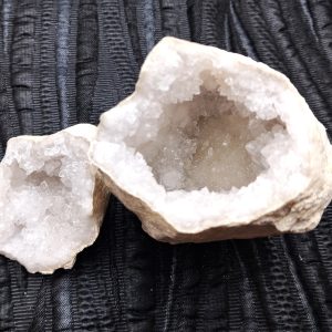 Quarzo ialino geode doppio