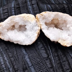 Quarzo ialino geode doppio
